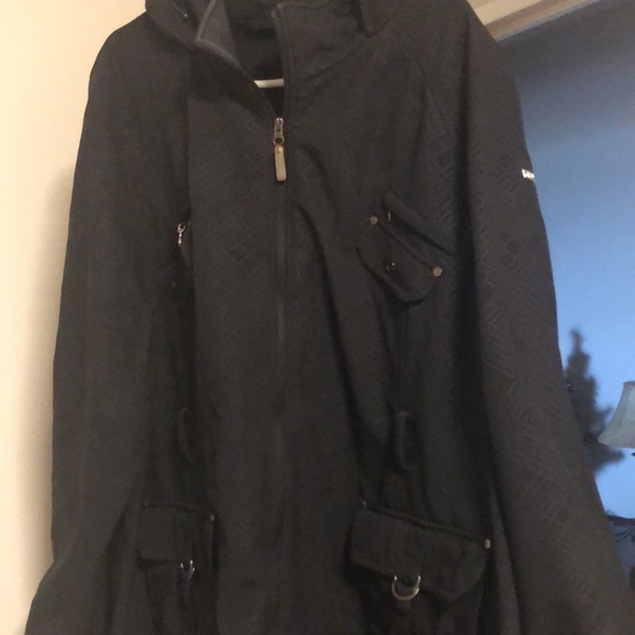 Women’s Chillax plus size coat. - Picture 2 of 4